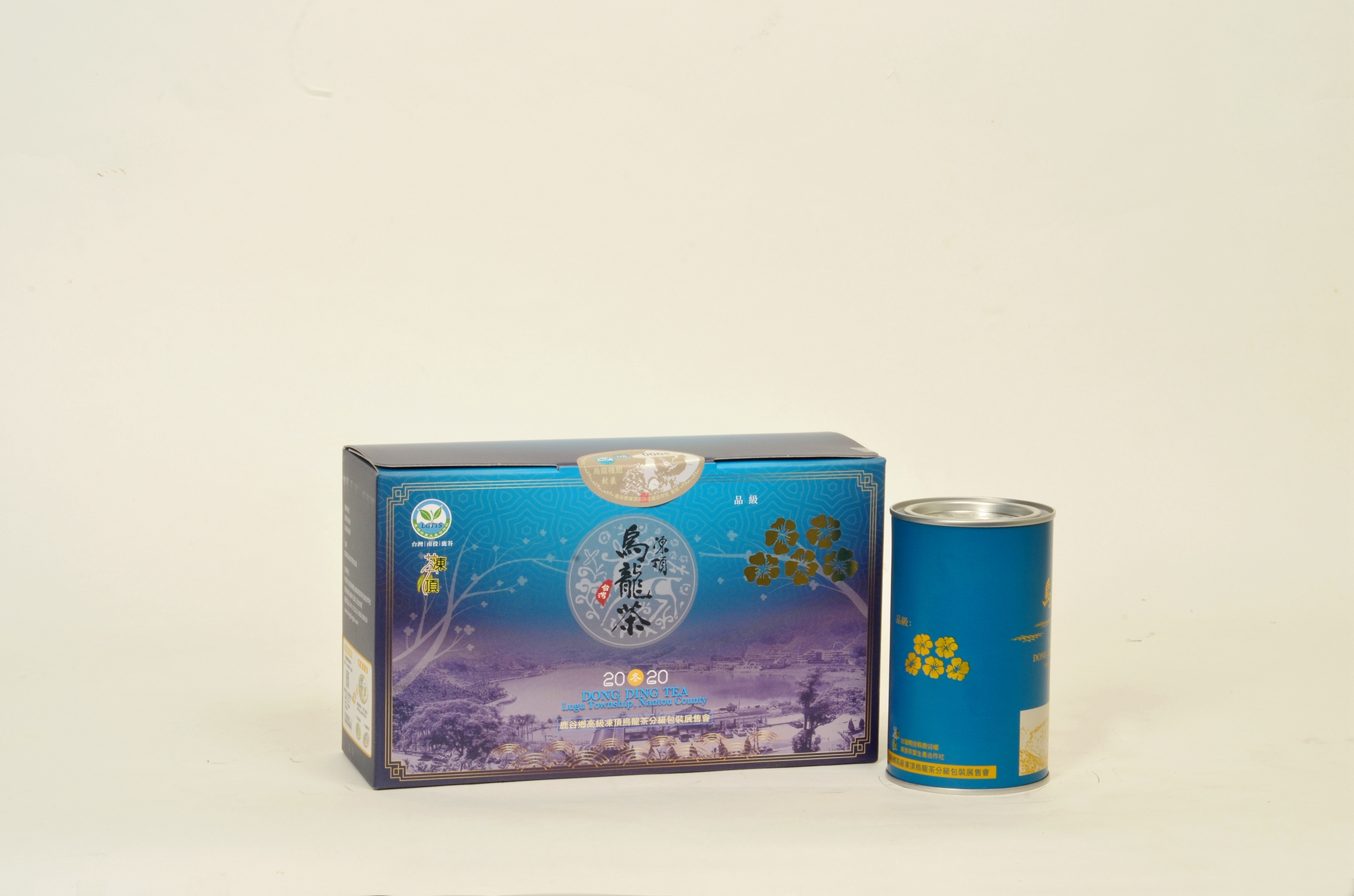 2020烏龍種組 冬茶（五朵梅花 / 焙火）/已售出: 件 NT$2,200 內容量：600g (200g x 3罐 /盒)